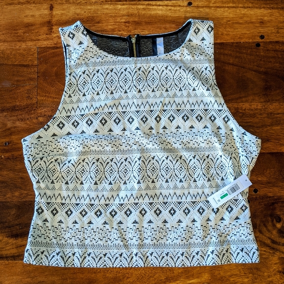 Kensie Ivory & Black Textured Tribal Crop Top, L NWT - Picture 4 of 7